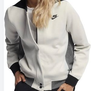 Nike Fleece Bomber Jacket. Excellent condition. Size medium.
